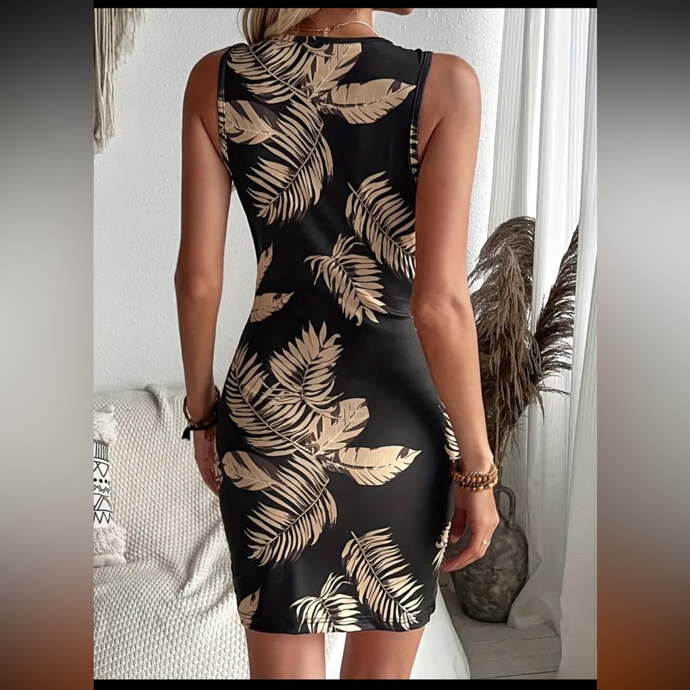 Dex Black and Cream Leaf Pattern Dress - Picture 3 of 4